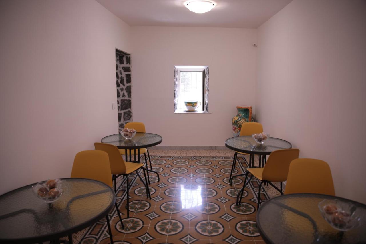 Palazzo Caracciolo Del Sole Bed & Breakfast Terzigno Eksteriør bilde